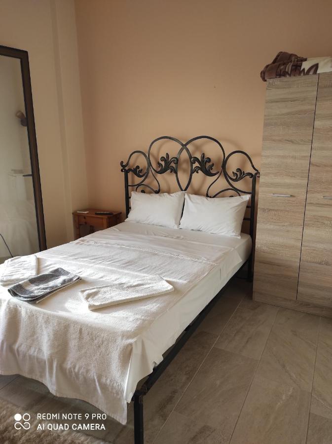 Aktaion Appartement Milína Buitenkant foto